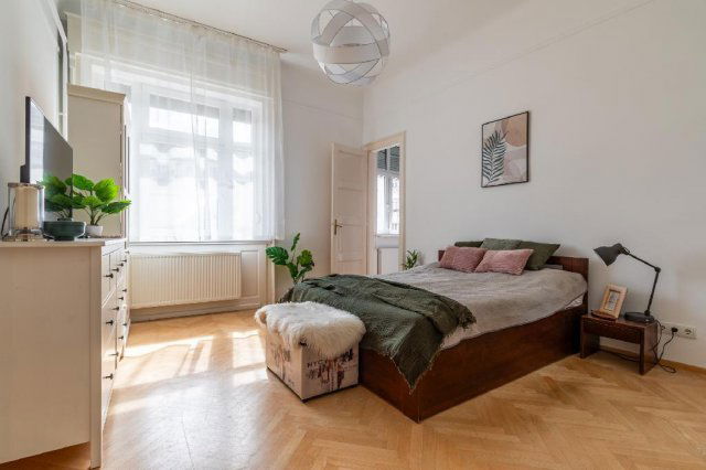 Eladó téglalakás, Budapesten, VIII. kerületben 130 M Ft