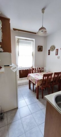 Eladó panellakás, Pécsett 51 M Ft, 3 szobás