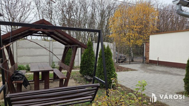 Eladó ikerház, Mikepércsen 79.5 M Ft, 4 szobás