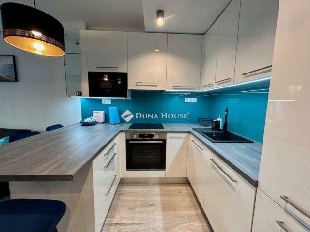 Eladó téglalakás, Alsóörsön 122.99 M Ft, 3 szobás