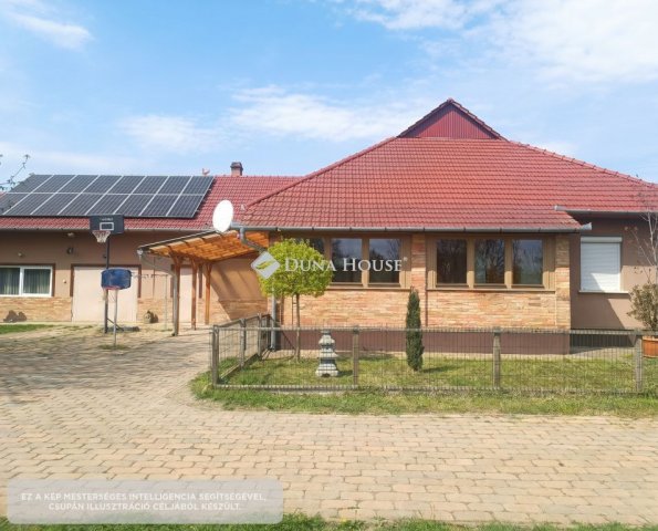 Eladó családi ház, Békéscsabán 105 M Ft, 5 szobás