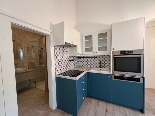 Eladó családi ház, Esztergomban 47.9 M Ft, 1+1 szobás