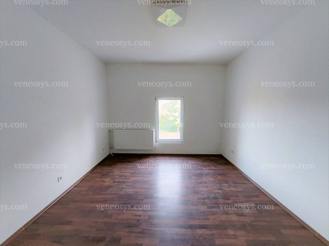 Eladó családi ház, Szigetszentmiklóson 79 M Ft, 6+1 szobás