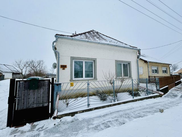 Eladó családi ház, Árpáson 34.9 M Ft, 3 szobás