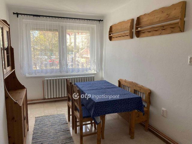 Eladó családi ház, Kerepesen 89.9 M Ft, 5 szobás