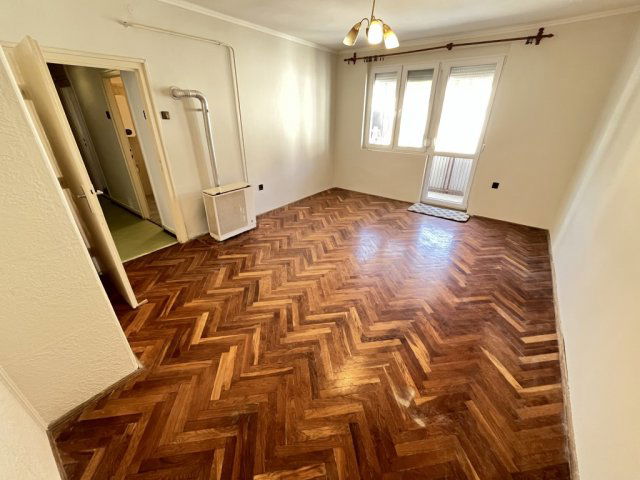 Eladó téglalakás, Kaposváron, Berzsenyi utcában 24.5 M Ft