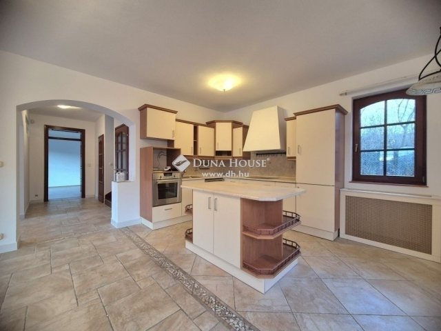 Eladó családi ház, Ürömön 229 M Ft, 5 szobás