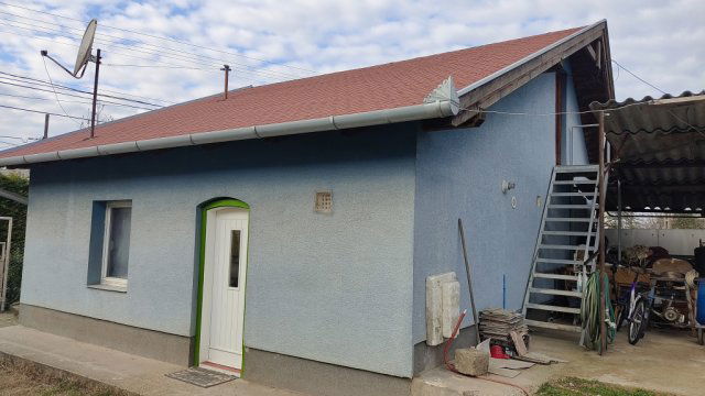 Eladó családi ház, Kulcson 33.8 M Ft, 4+1 szobás