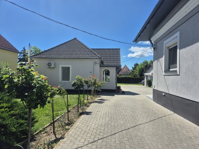 Eladó családi ház, Keszthelyen 66.9 M Ft, 2 szobás