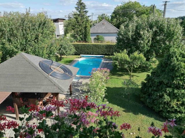 Eladó családi ház, Keszthelyen 146 M Ft, 5 szobás