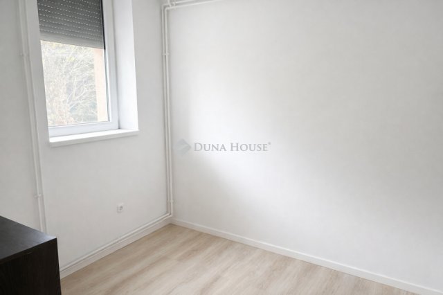 Eladó téglalakás, Szegeden 48.99 M Ft, 3 szobás