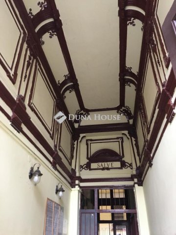 Eladó téglalakás, Budapesten, VIII. kerületben, Baross utcában