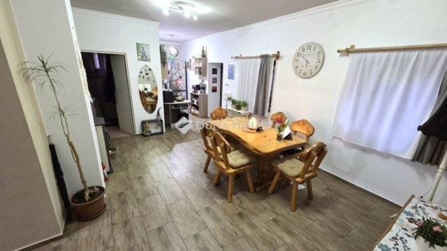 Eladó családi ház, Bugyin 59.9 M Ft, 3 szobás