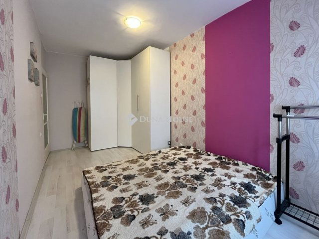 Eladó panellakás, Pakson 38.7 M Ft, 2 szobás