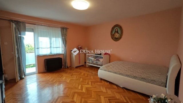 Eladó téglalakás, Kecskeméten 65.9 M Ft, 4 szobás