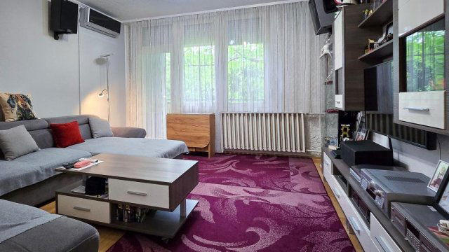 Eladó panellakás, Szigetszentmiklóson 58.998 M Ft, 3 szobás