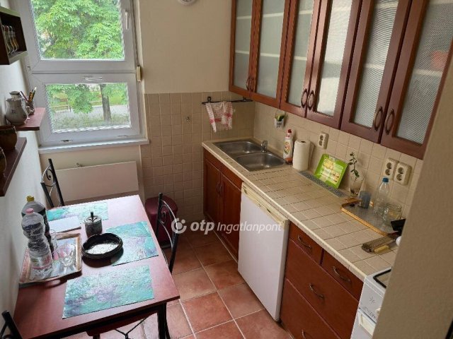 Kiadó téglalakás, albérlet, Budapesten, XXII. kerületben
