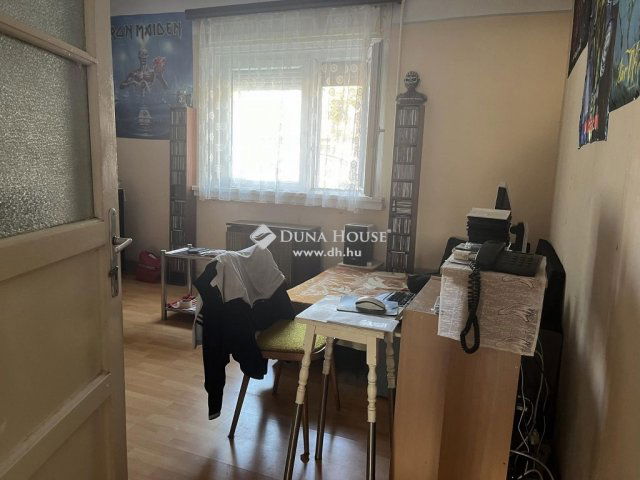Eladó családi ház, Budapesten, XV. kerületben 82.3 M Ft