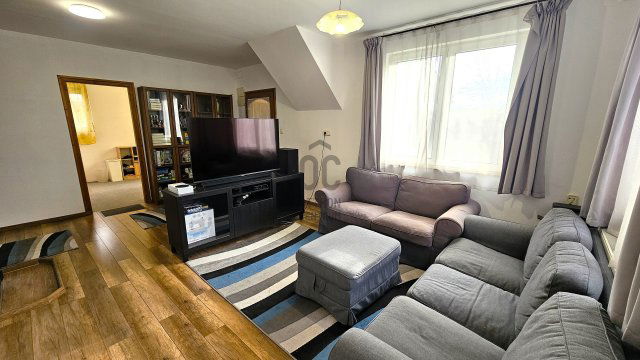 Eladó családi ház, Szigetszentmiklóson 114.7 M Ft, 8 szobás