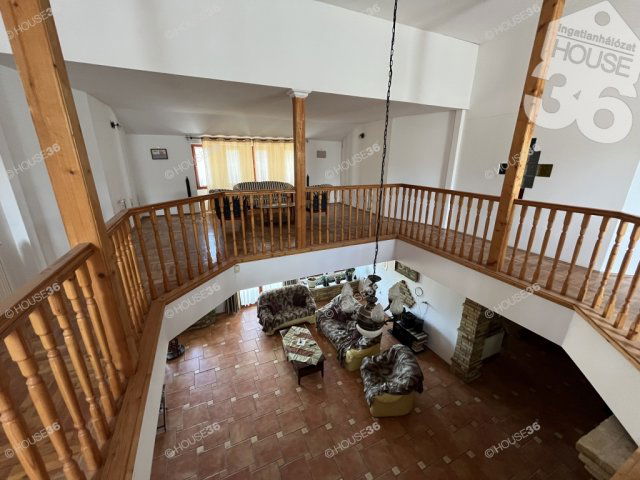 Eladó családi ház, Kerekegyházán 249 M Ft, 7 szobás