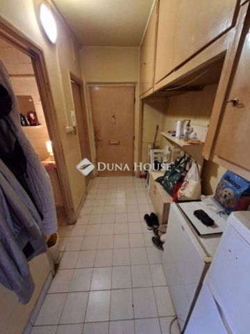 Eladó panellakás, Pécsett 39.9 M Ft, 2 szobás