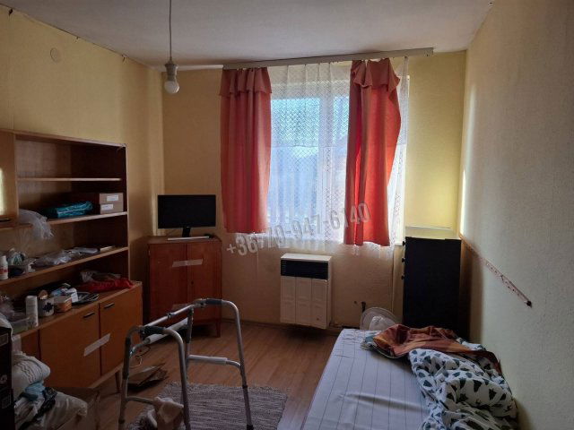 Eladó családi ház, Komádiban 10 M Ft, 3 szobás