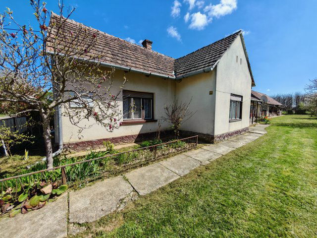 Eladó családi ház, Tapsonyon 13.5 M Ft, 3+1 szobás