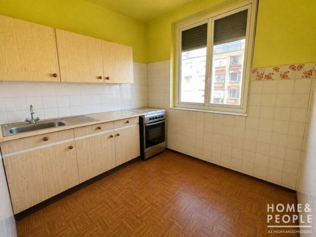 Eladó téglalakás, Hódmezővásárhelyen 32 M Ft, 1+2 szobás