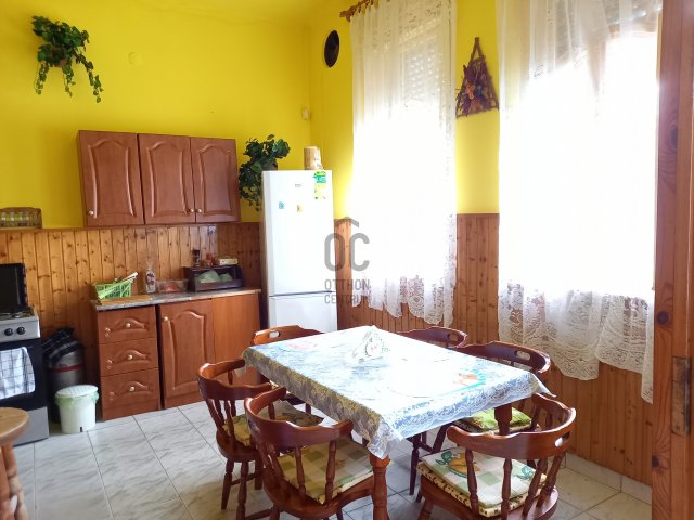Eladó családi ház, Sükösdön 18.8 M Ft, 3 szobás