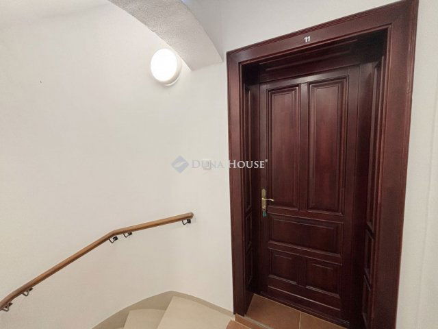 Eladó téglalakás, Sopronban 73.5 M Ft, 2 szobás