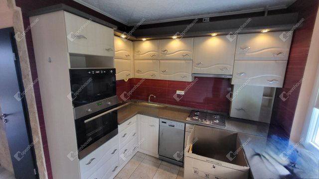 Eladó panellakás, Miskolcon 29.99 M Ft, 3 szobás