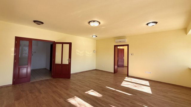 Kiadó téglalakás, albérlet, Debrecenben 590 E Ft / hó, 6 szobás