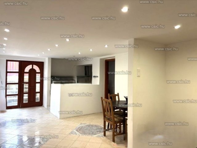 Eladó családi ház, Pécelen 179.9 M Ft, 4 szobás