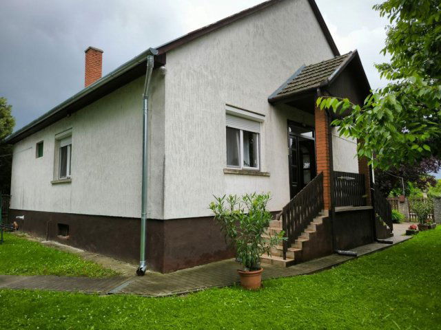 Eladó családi ház, Zalakomáron 31.9 M Ft, 3 szobás