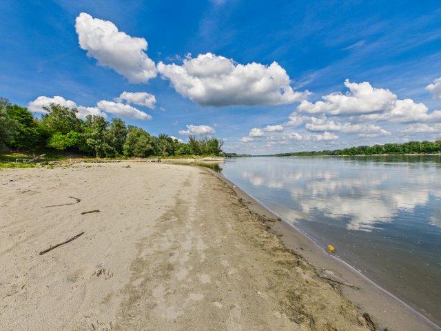 Eladó családi ház, Mohácson 77.5 M Ft, 3+2 szobás