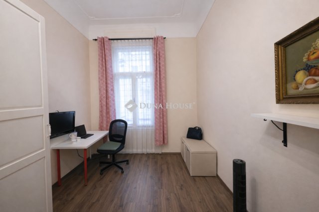 Eladó téglalakás, Budapesten, VI. kerületben 175 M Ft