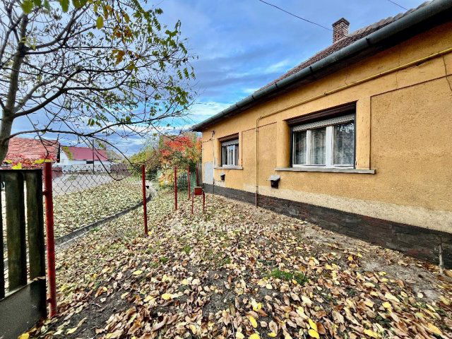 Eladó családi ház, Jászkisérén 13.99 M Ft, 2 szobás