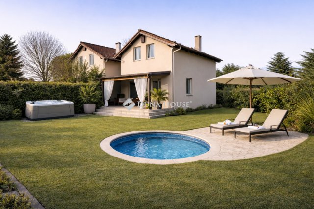 Eladó sorház, Nagytarcsán 126 M Ft, 4 szobás