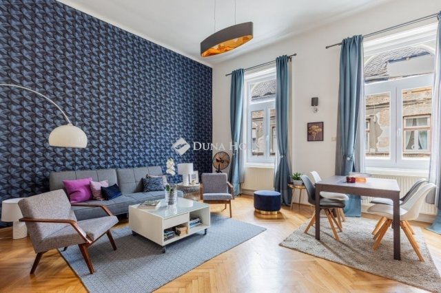 Eladó téglalakás, Budapesten, VI. kerületben 94.9 M Ft, 2 szobás