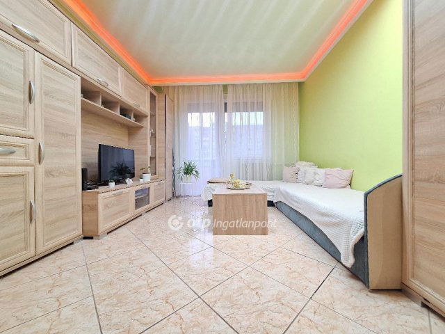 Eladó panellakás, Budapesten, IV. kerületben 66.9 M Ft, 2 szobás