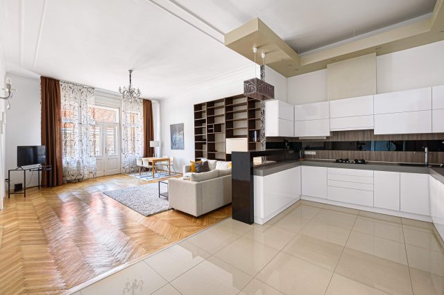 Kiadó téglalakás, albérlet, Budapesten, V. kerületben, 3 szobás