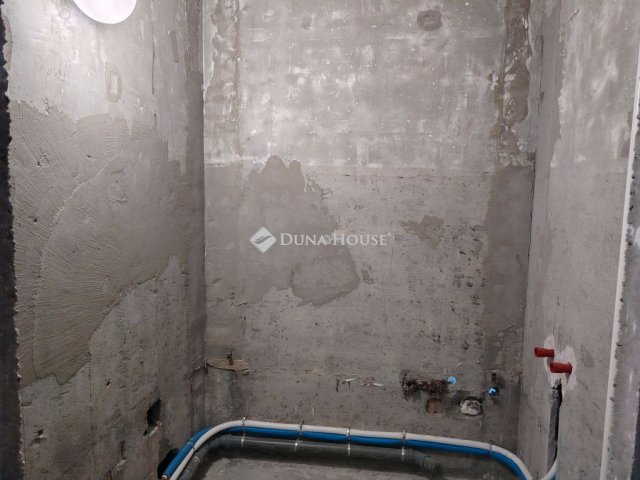 Eladó panellakás, Székesfehérvárott, Tolnai utcában 45.5 M Ft
