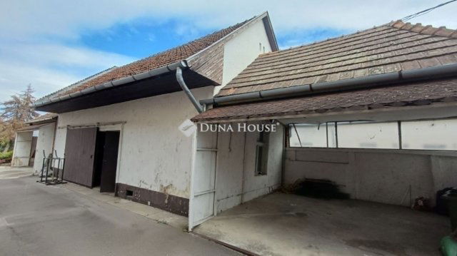 Eladó családi ház, Budapesten, XV. kerületben 154 M Ft, 6 szobás