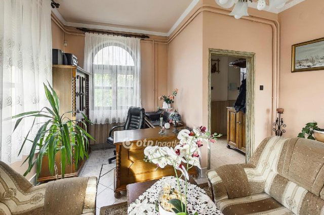 Eladó családi ház, Sarudon 98 M Ft, 3+2 szobás