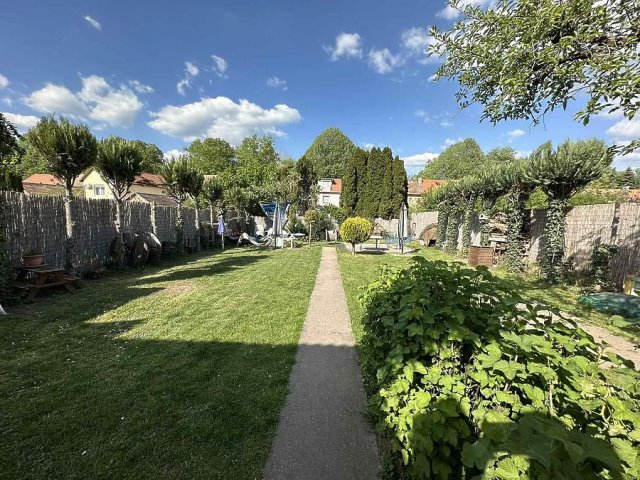 Eladó ikerház, Vácon 125 M Ft, 3+5 szobás / költözzbe.hu