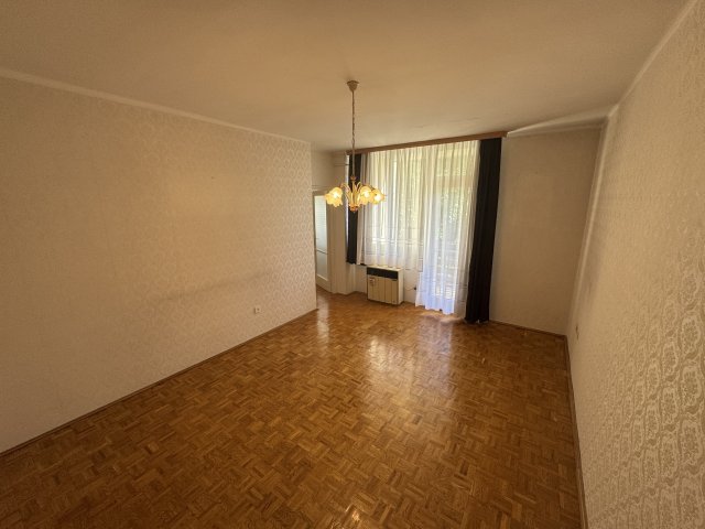 Eladó téglalakás, Veszprémben 51.5 M Ft, 2 szobás