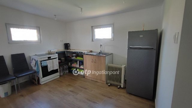 Eladó családi ház, Kisfaludon 34.8 M Ft, 2 szobás