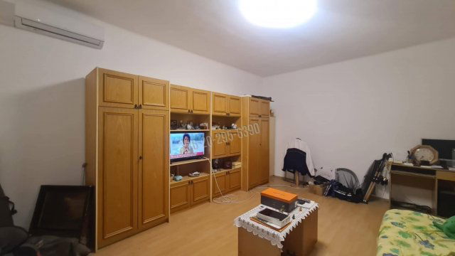 Eladó téglalakás, Dunaújvárosban 26.7 M Ft, 1 szobás