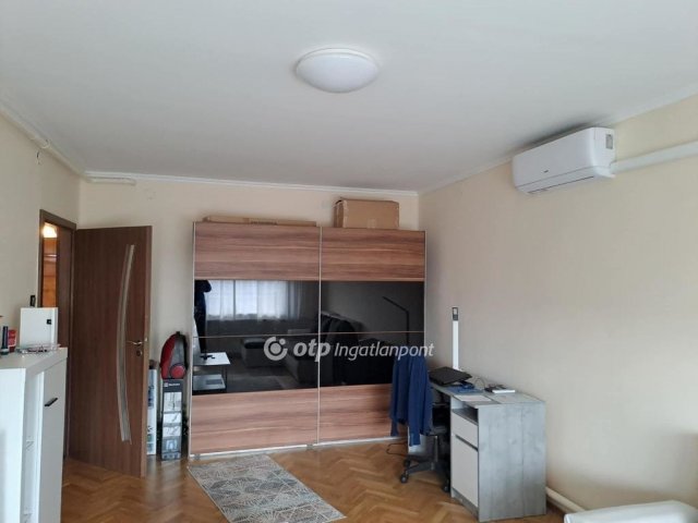 Eladó téglalakás, Gyöngyösön 42.1 M Ft, 2 szobás