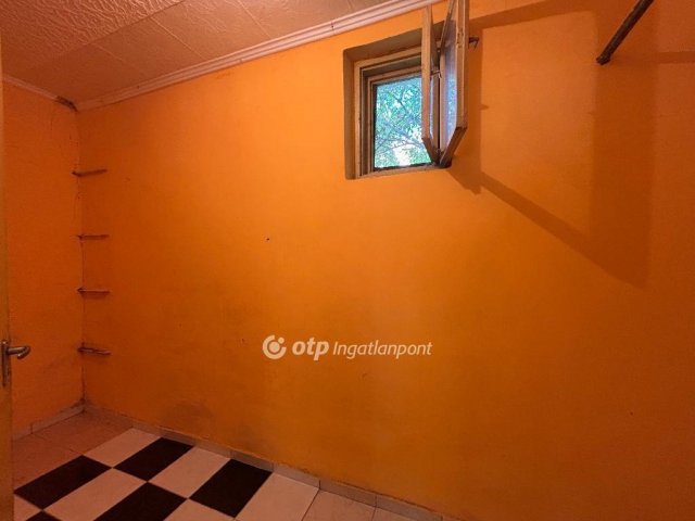 Eladó családi ház, Bakonyságon 20.9 M Ft, 2 szobás